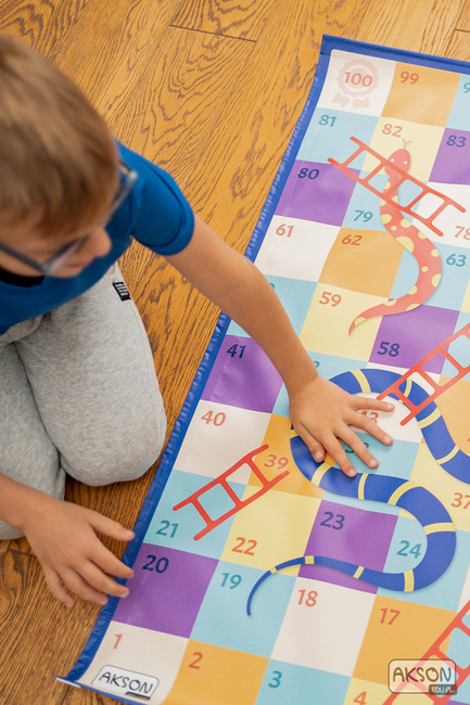 Mata Animacyjna XL Gra planszowa Węże i drabiny AKSON - OUTLET - dziurka w macie