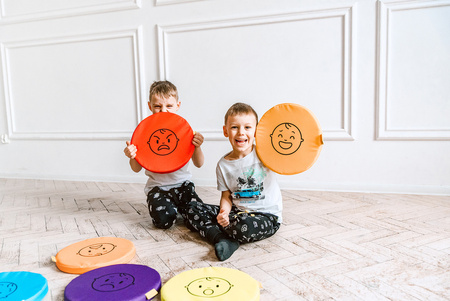 Poduszka animacyjna EMOCJE Nowe 1 szt. kodura AKSON