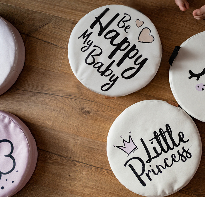 Poduszki białe ekoskóra NAPISY 1 szt. 6 cm AKSON